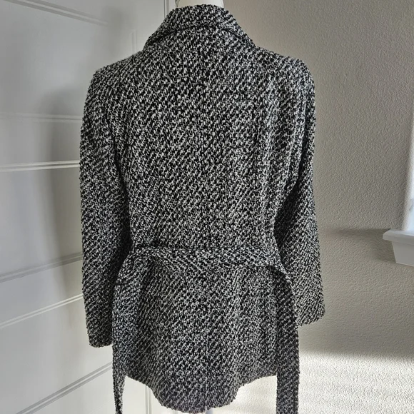 Calvin Klein Women's Black and White Tweed Pea Coat. Size 8P - Picture 3 of 8